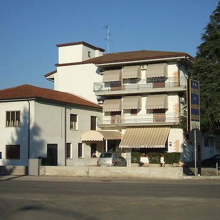 Hotel Ristorante Da Gianni Bovolone Exterior foto