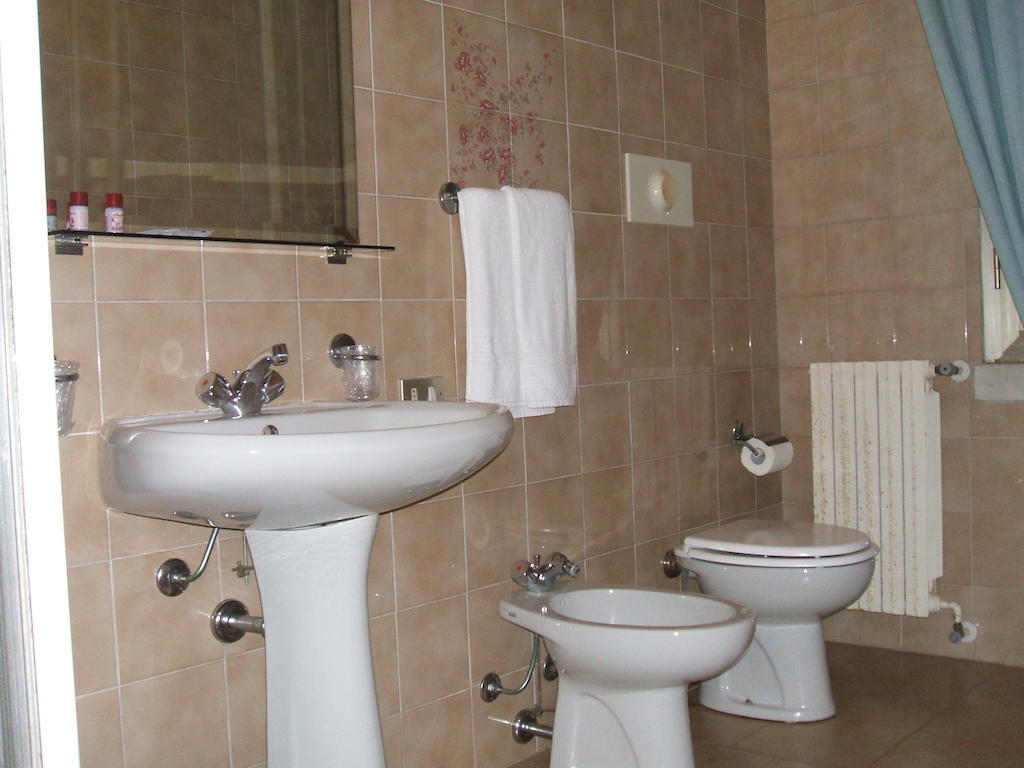 Hotel Ristorante Da Gianni Bovolone Habitación foto